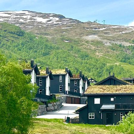Lovise Mountain Apartment Stranda  Exteriér fotografie