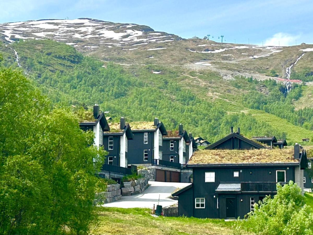 Lovise Mountain Apartment Stranda  Exteriér fotografie